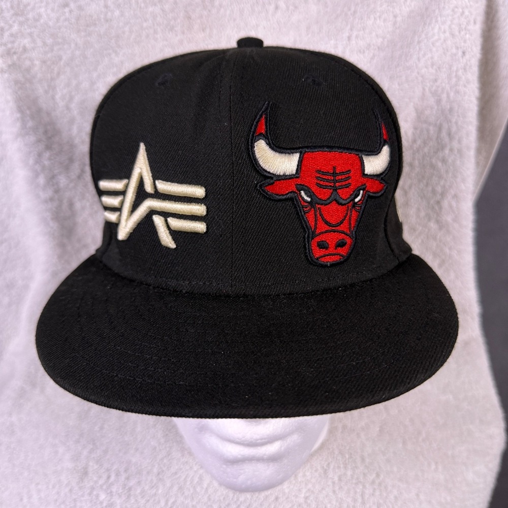 New Era 59Fifty Chicago Bulls x Alpha Industries Fitted Hat Cap Size 7 3/4